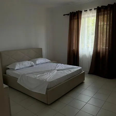 Apartament Tahiri