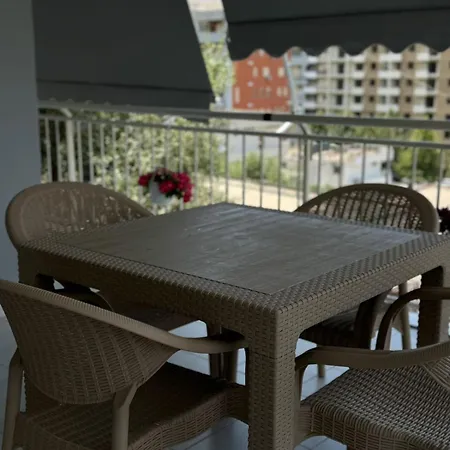 Apartament Tahiri