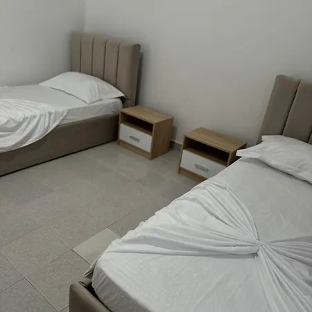 Apartament Tahiri